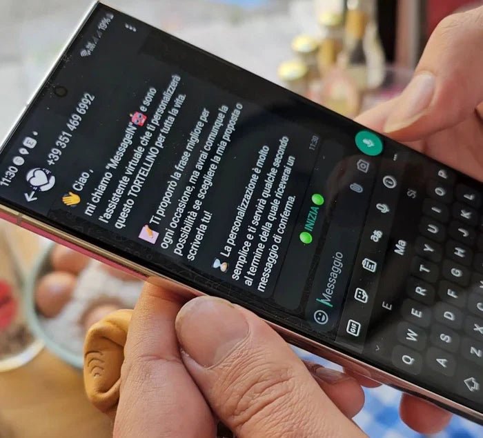 Tortellino in cuoio NFC by GhirlanGINa con assistente virtuale AI: scrivere messaggi di auguri originali non è mai stato così facile - GhirlanGINa